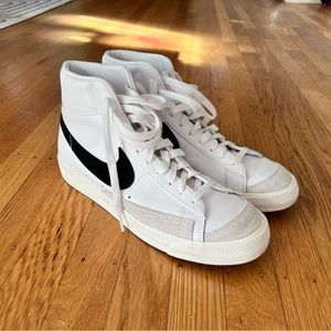 Nike Blazer Mid ‘77 High Top Sneaker